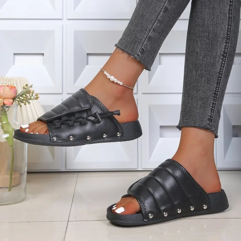 Women Slippers Flats Platform Sandals Female Summer New Designer Studded Beach Slippers Fashion Casual Flip Flops