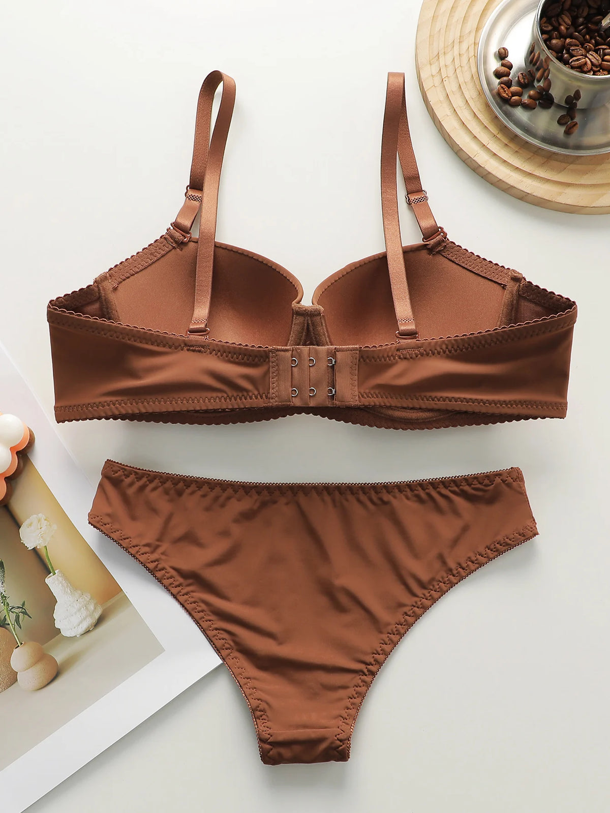Hot selling solid color 2-piece underwear set multi-color daily four season Bra set comfortable to wear sexy Lingerie 2611