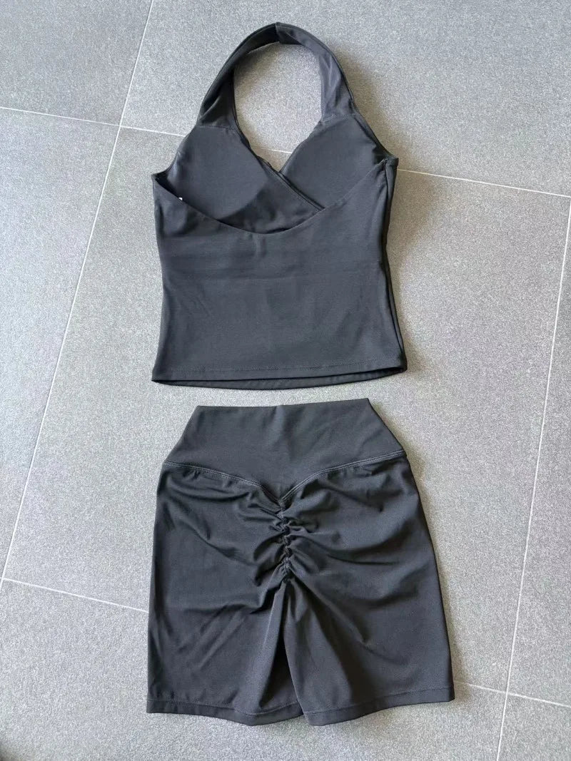 Women's Seamless Yoga Fitness Sets Sports Halter Neck Backless Vest Hip-lifting Slim Fit Shorts Suits Running Workout Gym Sets