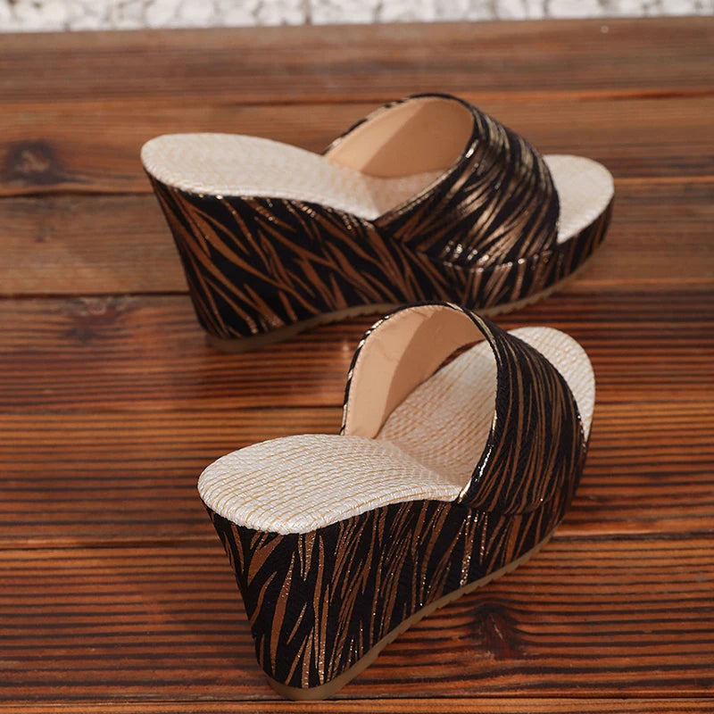 Fashion Stripe Print Thick Bottom Slippers Women New Wedge Chunky Platform Sandals Woman Summer Daily High Heel Slides Female
