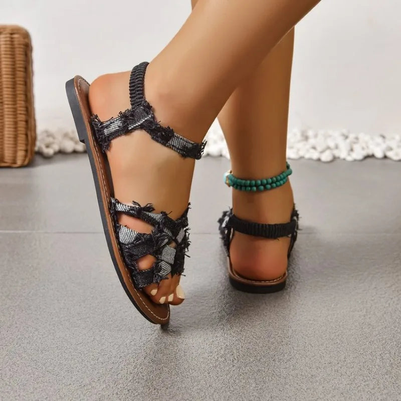 Sandals for Women in SpringNew Roman Fashion Flat Bottomed Anti Slip One Foot Beach Sandals