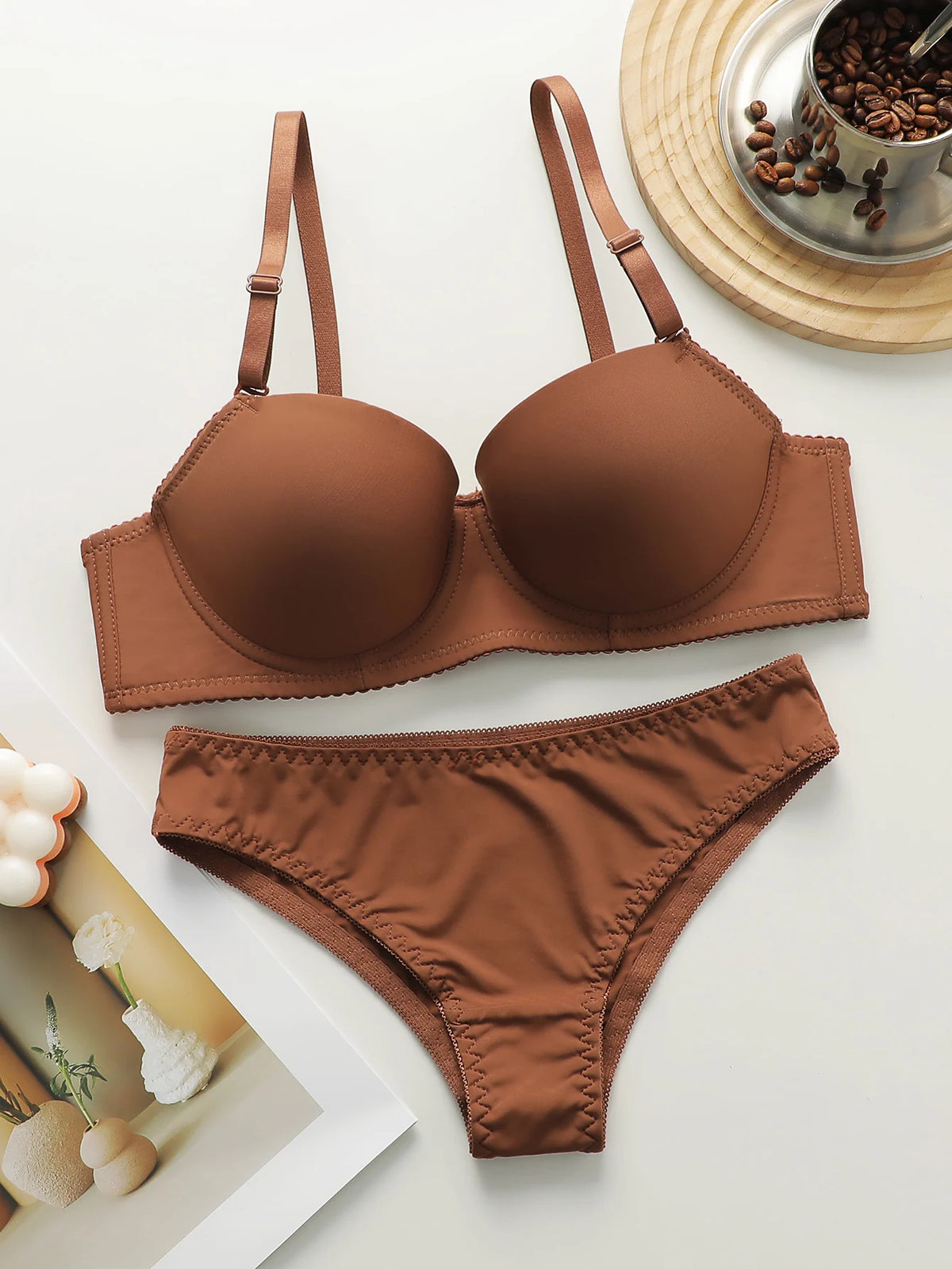 Hot selling solid color 2-piece underwear set multi-color daily four season Bra set comfortable to wear sexy Lingerie 2611
