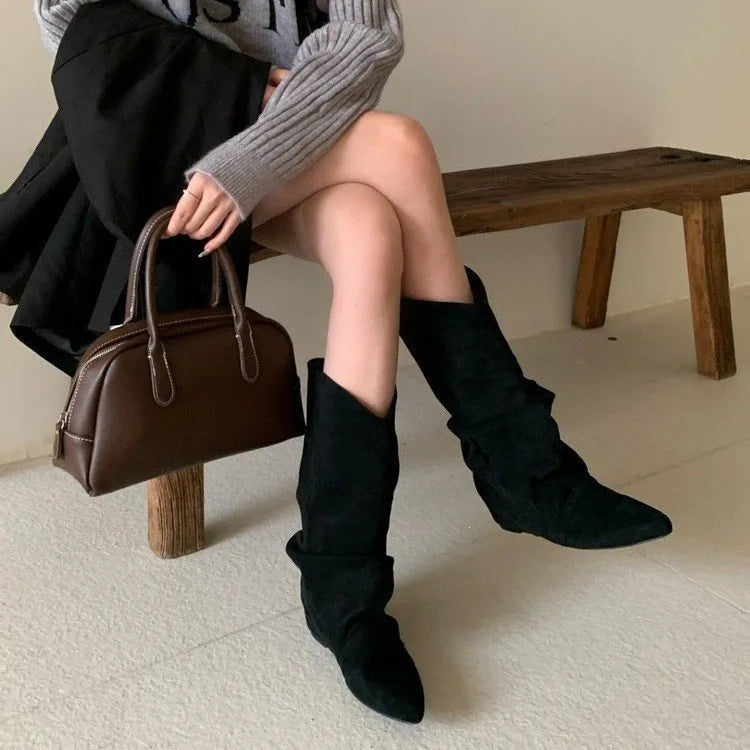2026 New Winter Vintage Pleated Women Mordern High Boots Designer Slip on Pointed Toe Internal Elevation Shoes Botas De Mujer