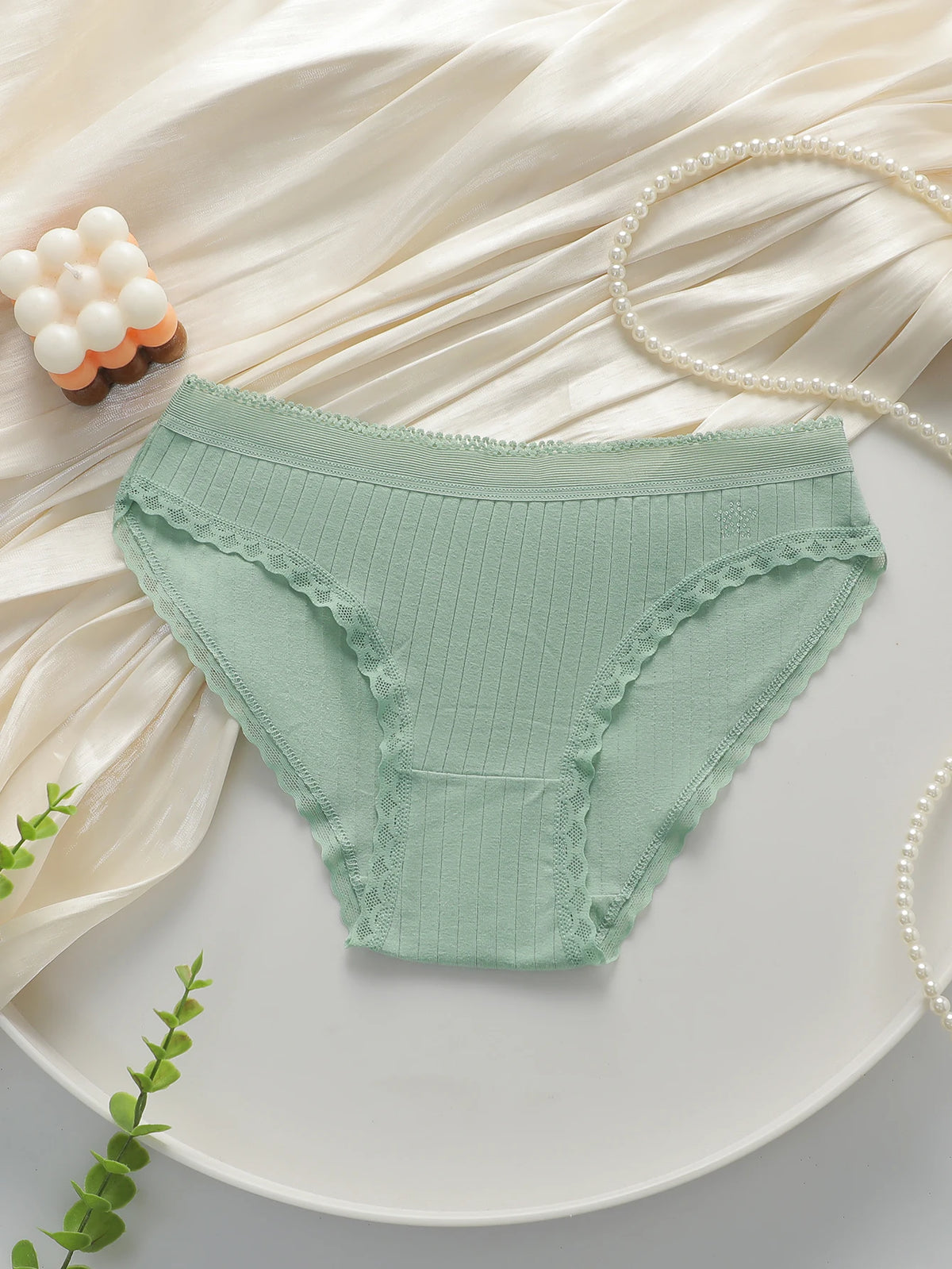 Women Ribbed Cotton Briefs Lace Trim Mid Waist Panties Soft Breathable Rhinestone Star Decor Ladies Daily Basic Underwear W134