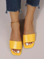 Women Fashion Sandals 2026 New Summer Flat Shoes Square Toe Slip-on Girls Indoor Street Slippers Plus Size Beach Slides