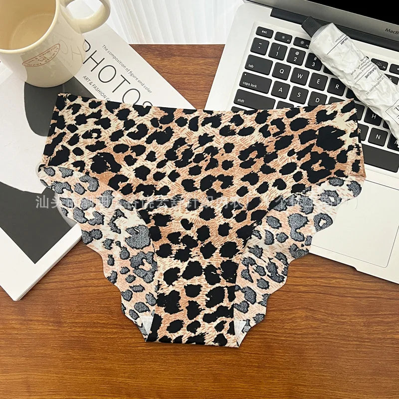 1pcs Seamless Panties Ladies Leopard Print Sexy Underwear Zebra Stripe Briefs Ice Silk Panty Invisible No Trace Solid Underpants