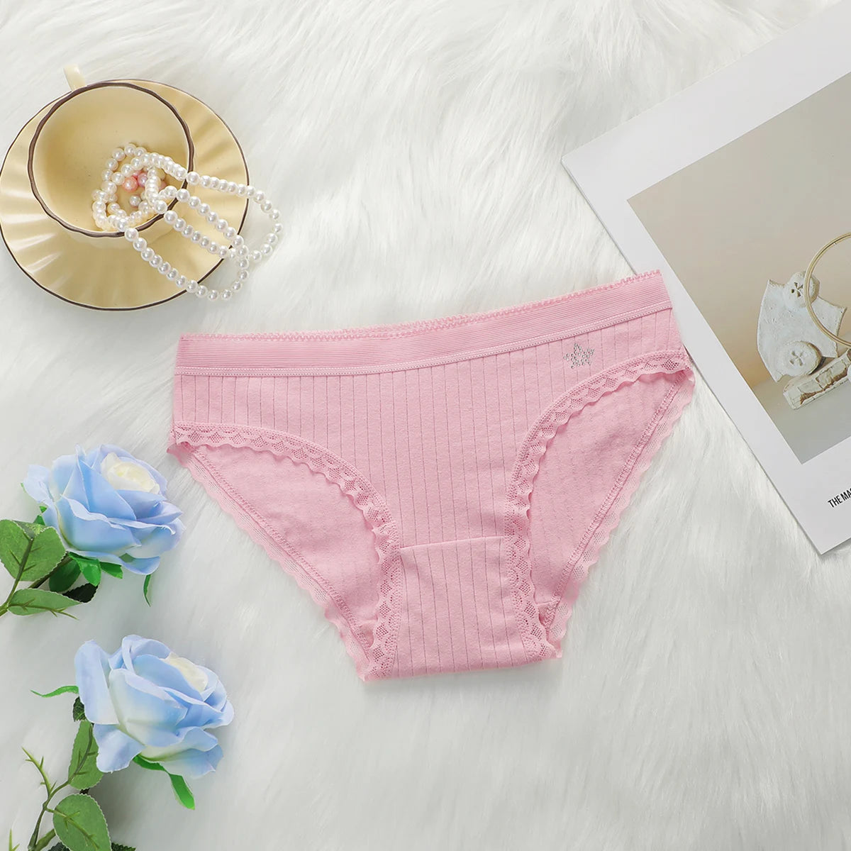 Women Ribbed Cotton Briefs Lace Trim Mid Waist Panties Soft Breathable Rhinestone Star Decor Ladies Daily Basic Underwear W134