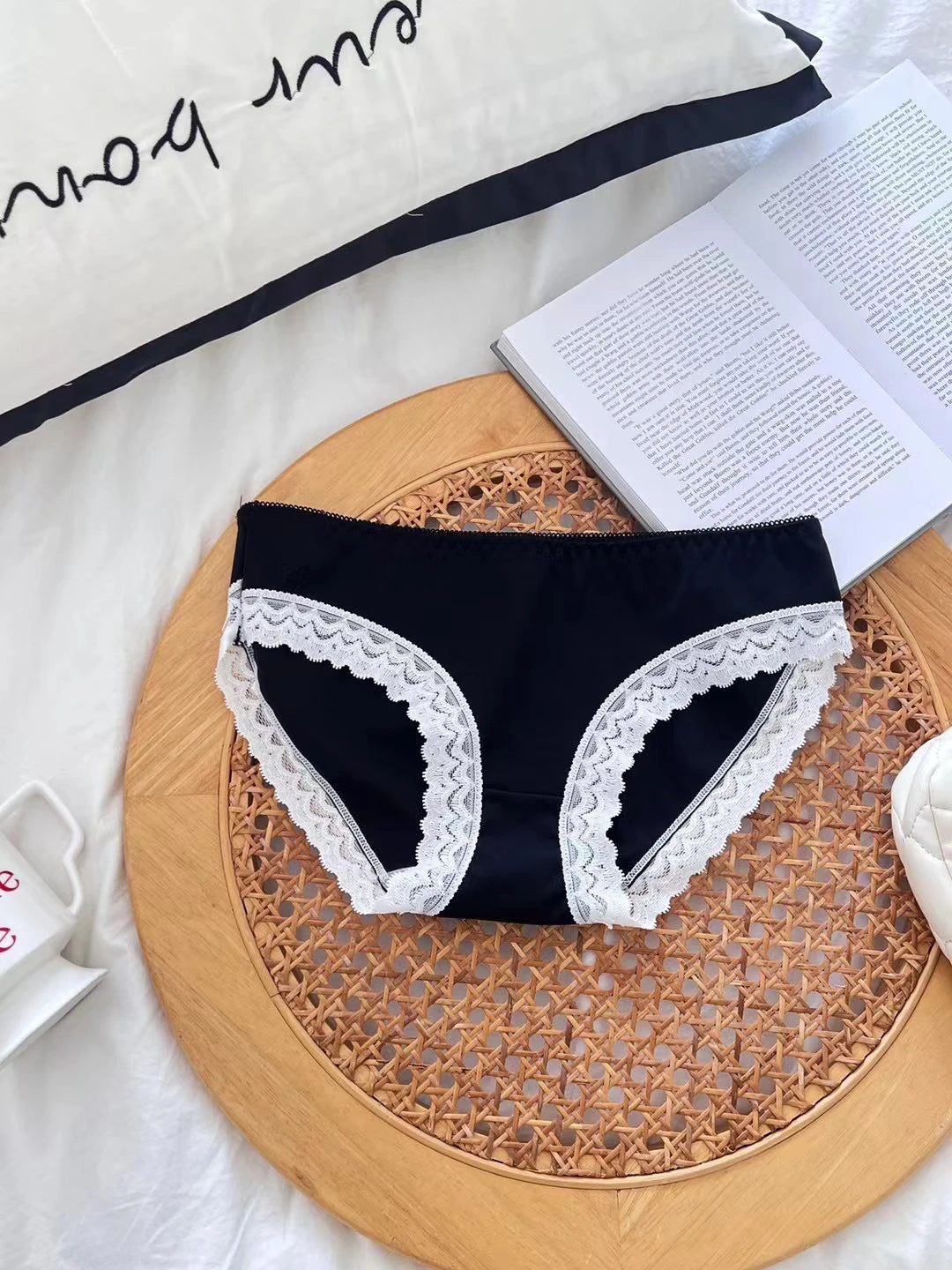 Anime Bralette Set Japanese Lace Bra Wireless Small Bust Women Sexy Triangle Cup Seamless Comfort Spring Summer MOYISU Sexy Bras