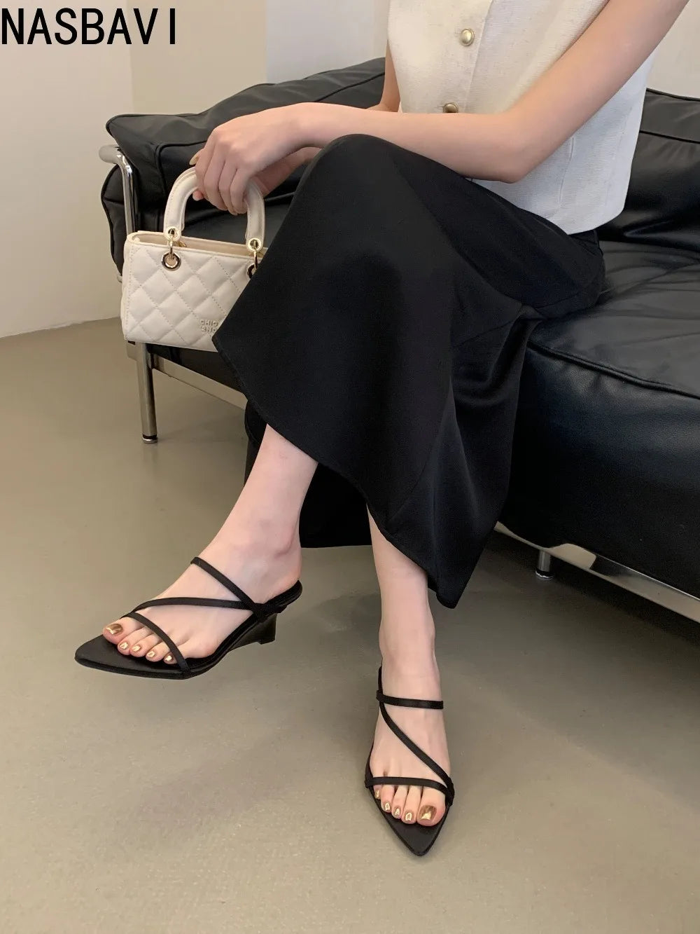 Summer Elegant French Style Wedges Slippers Women's Summer New Fashion Retro Open-Toe Strap Spike Heel Wedges Sandals New 2026