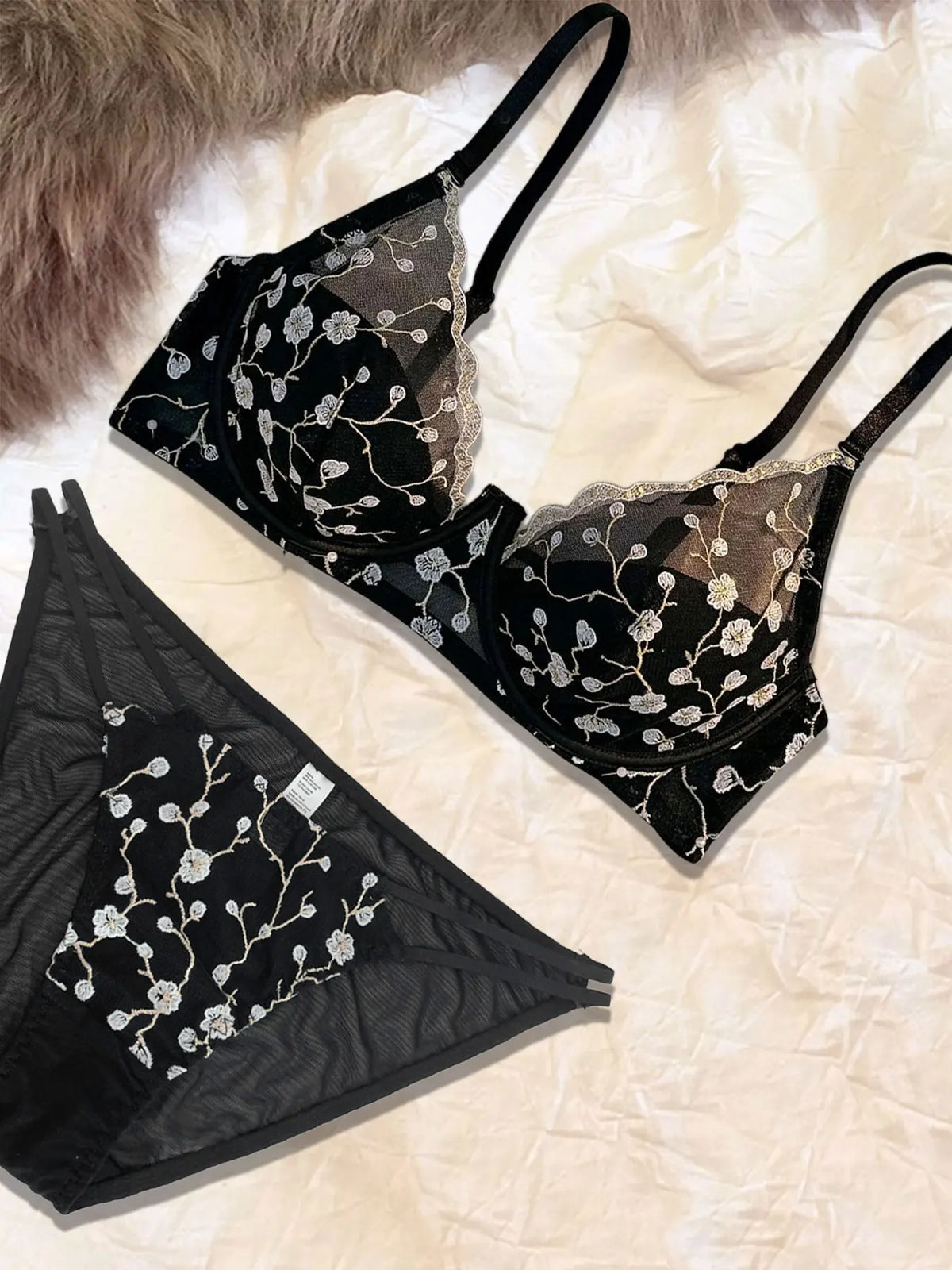Summer Thin Lace Rabbit Ear Cup Deep V Beautiful Back Bra Set for Girls