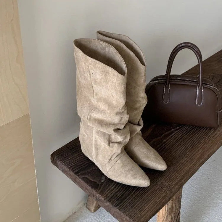 2026 New Winter Vintage Pleated Women Mordern High Boots Designer Slip on Pointed Toe Internal Elevation Shoes Botas De Mujer