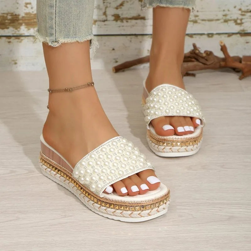 Shiny Crystal Pearl Platform Slippers Women Fashion Rivet Decor Wedge Sandals Woman Summer 2026 Non Slip Thick Sole