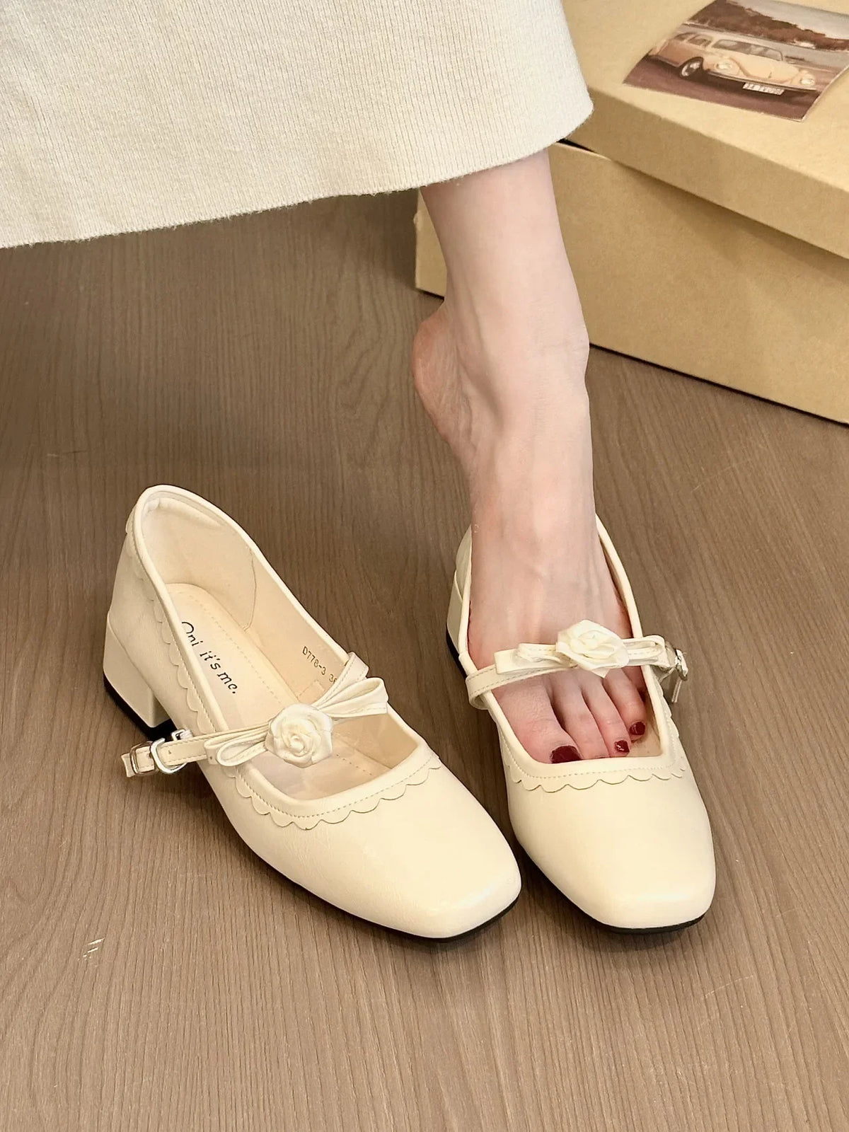 2026 Floral Rose Women Mary Jane Shoes Fashion Buckle Strap Thick Heel Shoes Ladies Elegant Daily Wedding Leather Dress Pumps