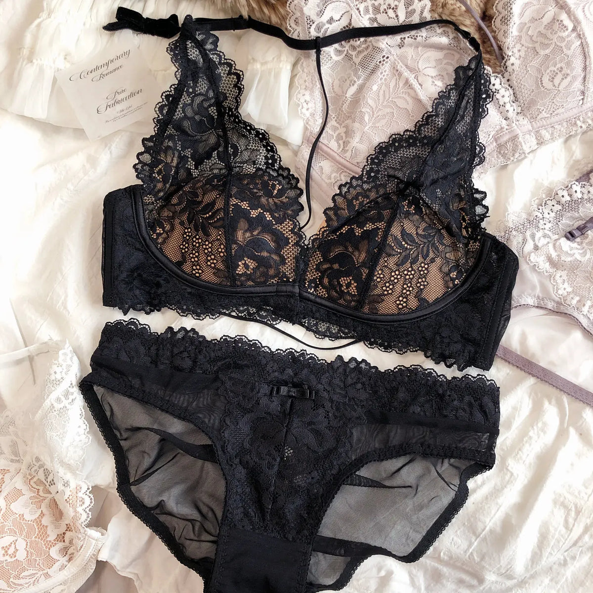 French Lace Embroidery Women Lingerie Set Sexy Thin Cup Halter Bikini Bra Deep V Push Up Bralette Fashion Backless Underwear Set