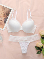 Hot selling women's sexy embroidered lace bra set with steel ring gathering push up and seamless thong set B6064