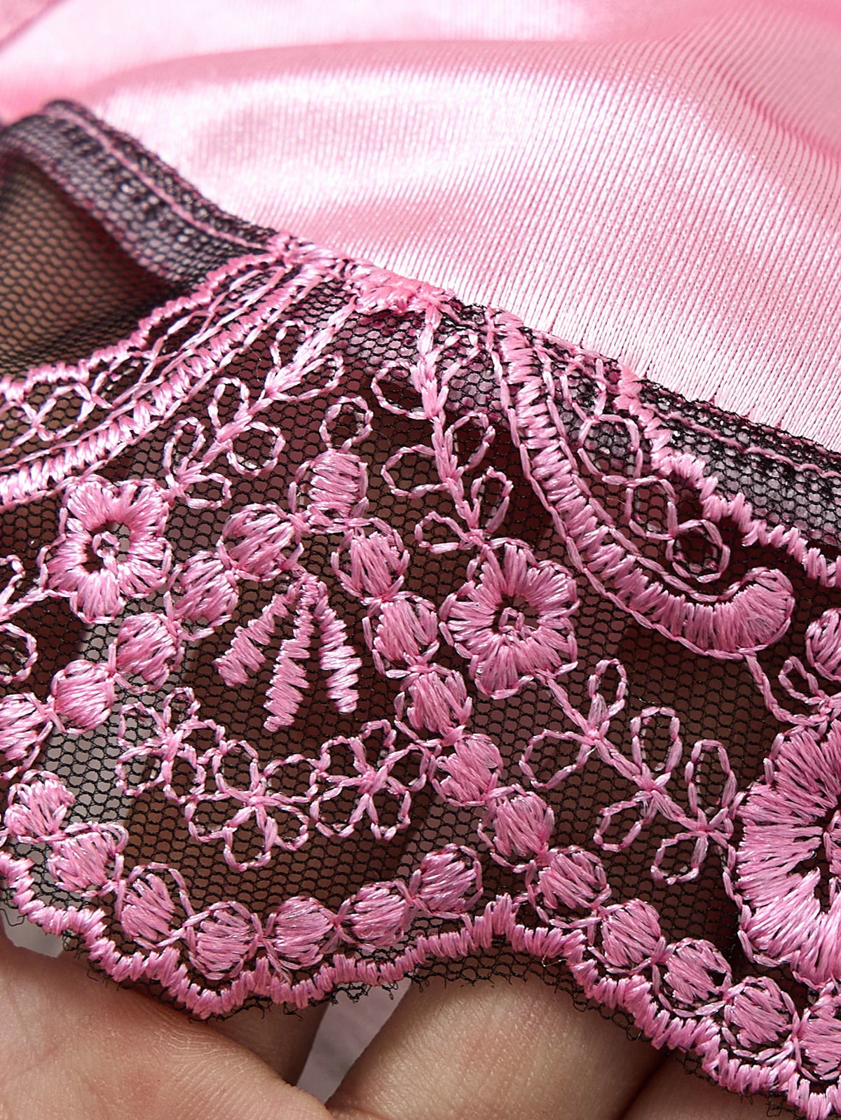 Girls' fashion satin lace patchwork bra set. Sexy lace sheer net lingerie set for ladies. Two-piece set.