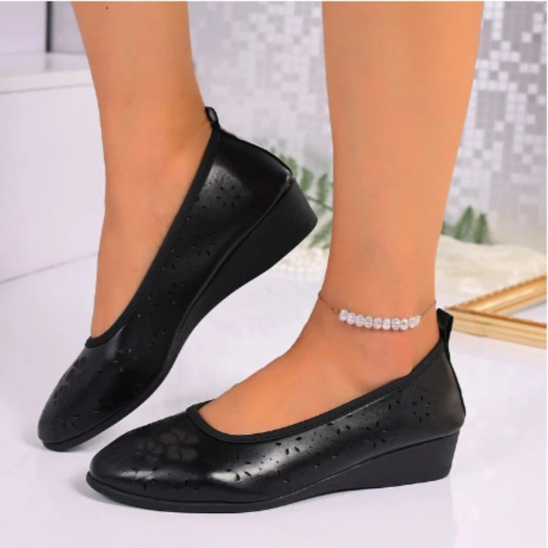 Comfortable Flat Bottom Mom ShoesSoft SurfaceWork Casual Women's Footwear Breathable Hollow