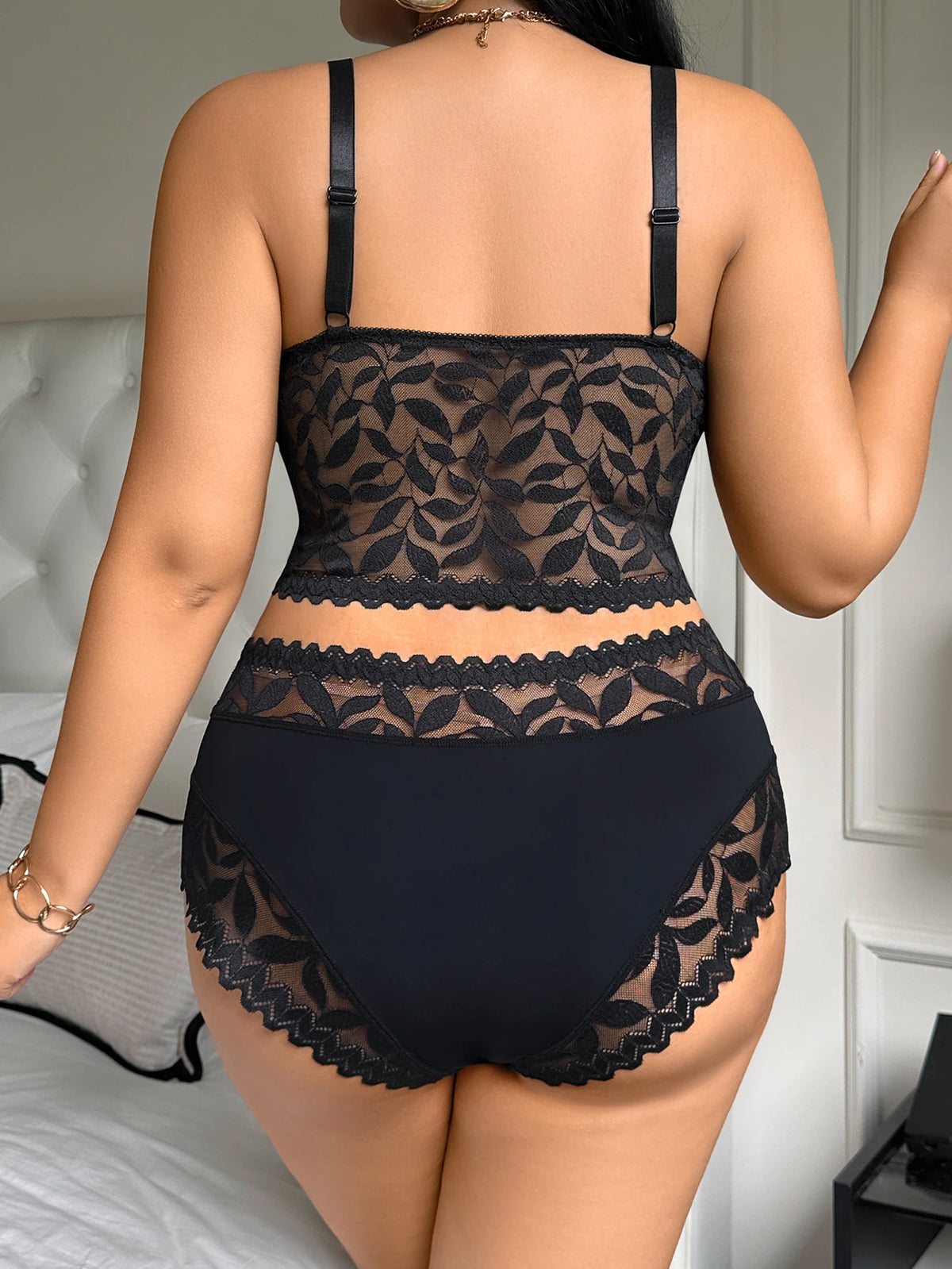 Plus Size Lace Women's Sexy Lingerie Set Soft Wireless Unlined Bra Mesh Spliced Breathable Panties Floral Lace Bra Set