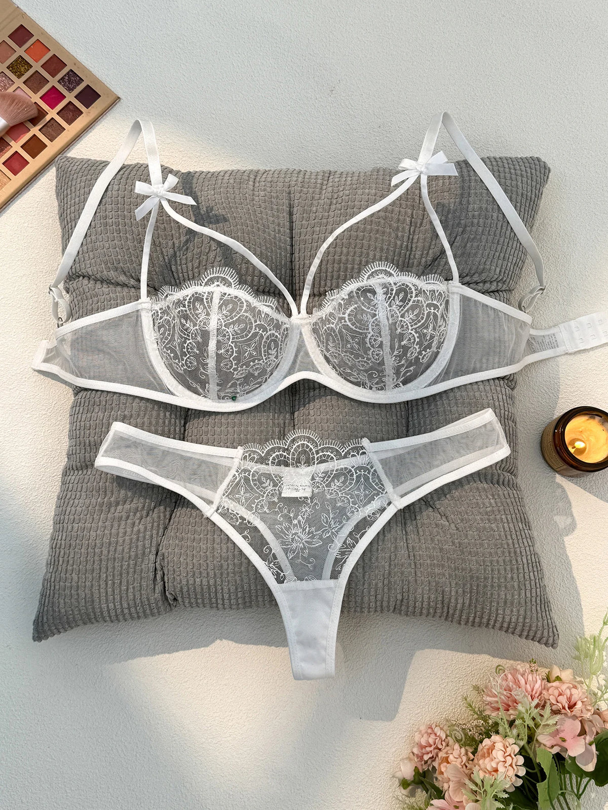 White Sexy Lingerie Set, An Experience of Daily Intimate Life That Is Both Pure and Exudes Allure ZA824057