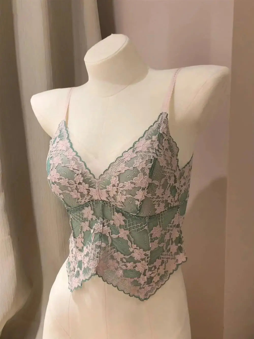 Sexy French Lace Halter Bra for Summer Wireless Crinkle Free Bralette for Small Bust Beautiful Back Lingerie Set S-XL MOYISU BC