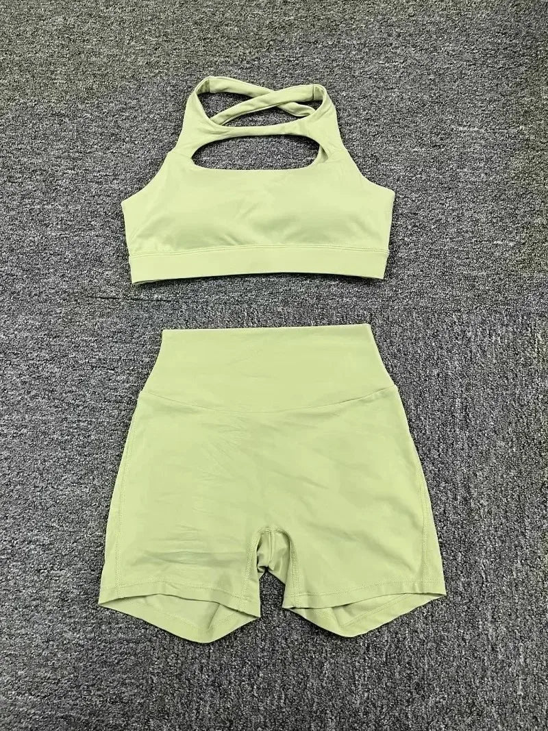 Seamless Yoga Sets Sports Fitness Peach Hip-lifting Pocket Shorts Cross Beauty Back Vest Suits Workout Gym Shorts Sets for Women