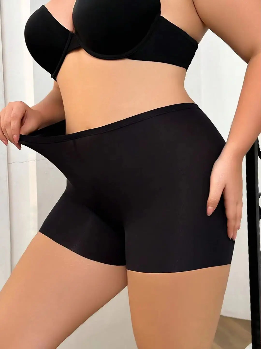 Large size black invisible seamless women's flat angle pants for comfortable wearing plus size underwear Z2420