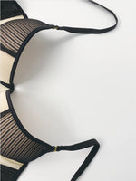Sexy Anti-Gathering Deep V-Shaped Bra with Soft Underwire for European and American Markets, Designed to Lift and Gather Side Breasts, Enhance Small Busts, and Make the Chest Appear Larger
