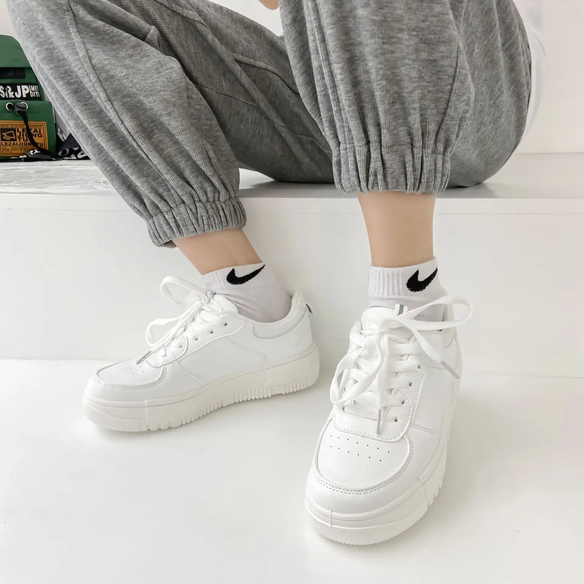 2022 Fashion Spring New Designer Hot Sale White Shoes Female Platform Sneakers Women Tenis Feminino Casual Female Shoes Woman