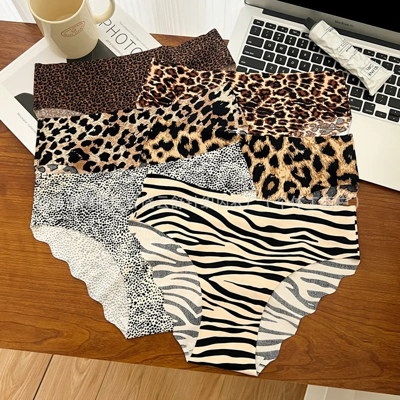 1pcs Seamless Panties Ladies Leopard Print Sexy Underwear Zebra Stripe Briefs Ice Silk Panty Invisible No Trace Solid Underpants