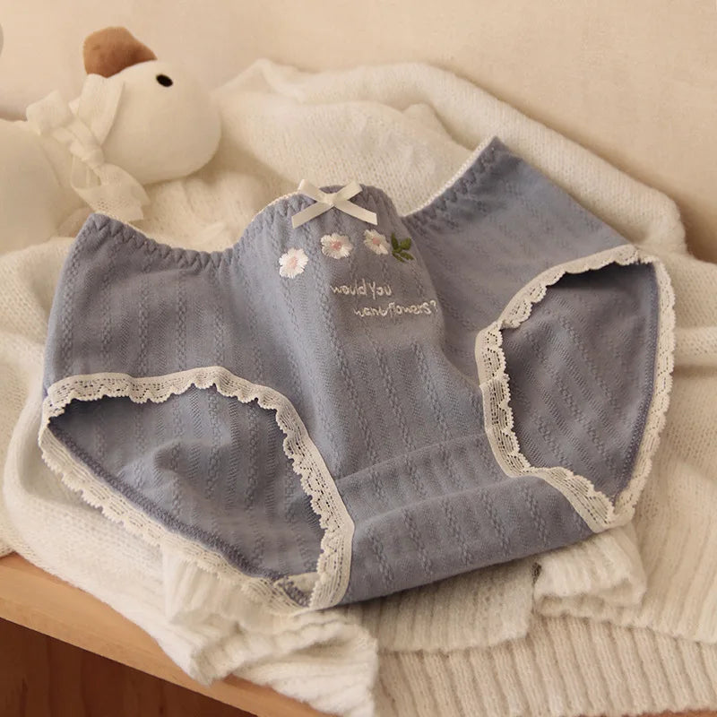 3pcs Soft Cute Floral Cotton Panties for Girls School Style Lace Trim Antibacterial Crotch Triangle Briefs Sweet Underwear