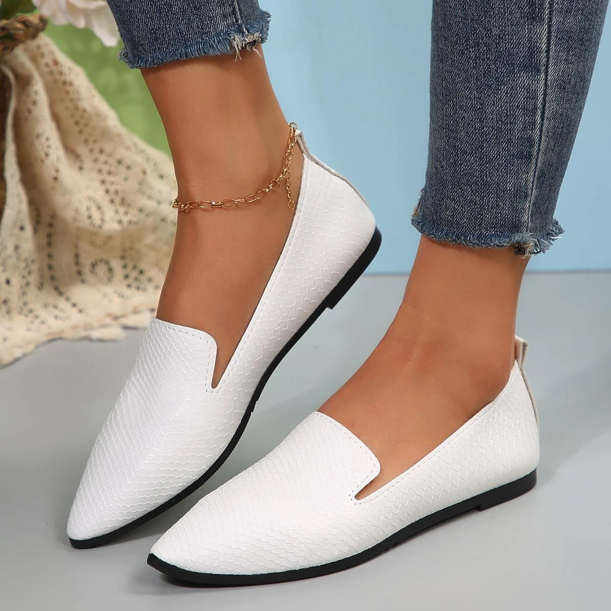 Summer Large Size 43 Women Shoes 2025 Simple Lightweight Flat Shoes Women Pointed Non Slip Soft Sole Casual Shoes Women Loafers