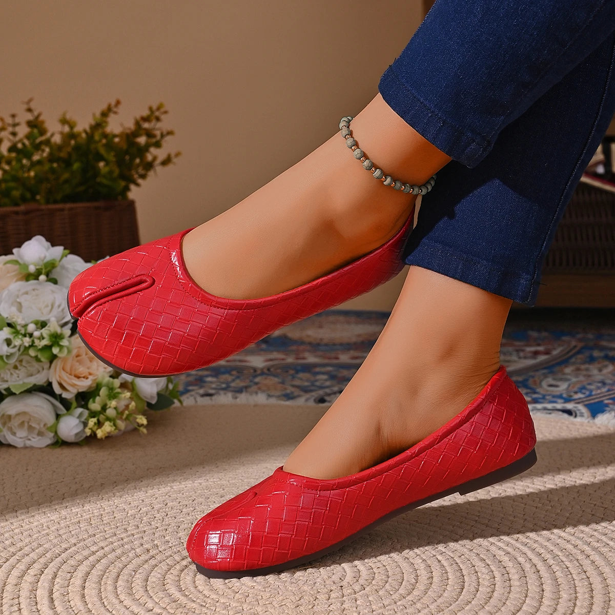 Women Tabi Split Toe Woven Embossed Ballet Flats Slip On Faux Leather Lightweight Casual Daily Walking Flat Shoes