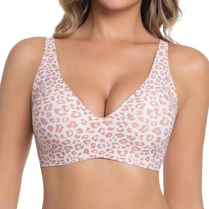 Pink Heart Seamless Wire-Free Comfortable Full-Cup Bra with Thin Molded Cups for Breathability and Support Beautiful Push Up Bra