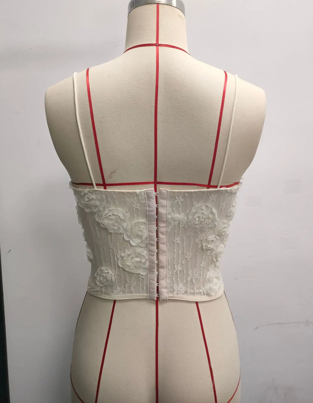 New Sexy 3D Flower Embroidery Tank Tops Irregular Shoulder Strap Steel Ring Fishbone Corset Top Summer Y2K Chic Lady Streetwear