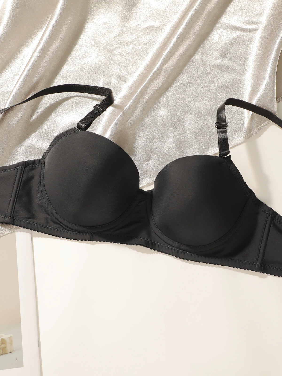Hot selling solid color 2-piece underwear set multi-color daily four season Bra set comfortable to wear sexy Lingerie 2611