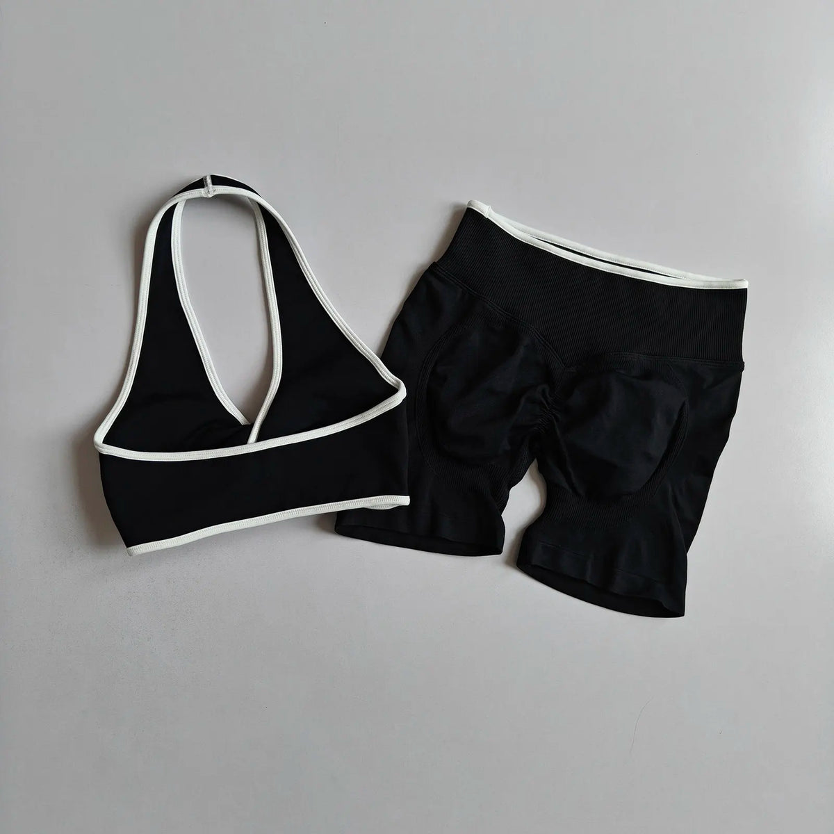 2pcs Women's Seamless Push-up Sports Vest Bra Set with High Elastic Hip Lifting Shorts for Running Aerobics Yoga