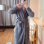 Men's Robes Long Sve Coral Fce Robe Thi Warm Batobe Luxury Home Clothes Morning Gown Mid-Length Fiber Winter Wear Bathrobe Men