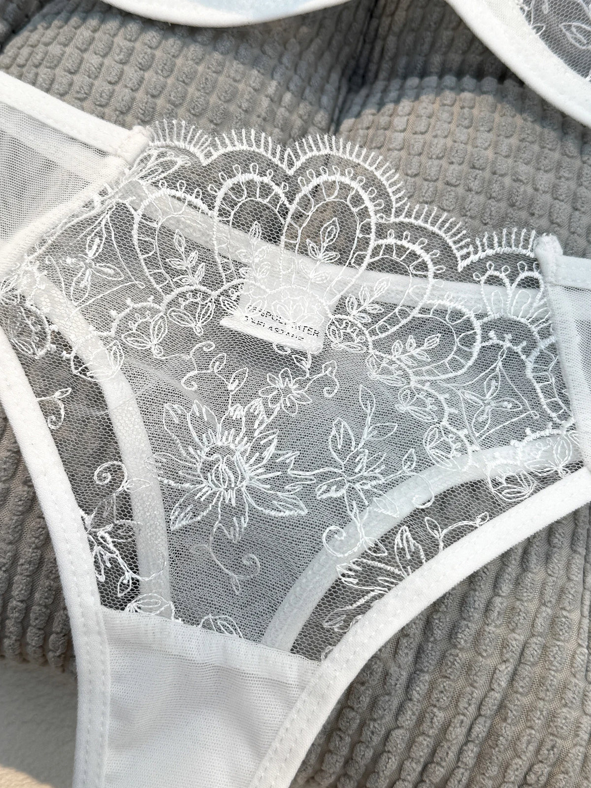 White Sexy Lingerie Set, An Experience of Daily Intimate Life That Is Both Pure and Exudes Allure ZA824057