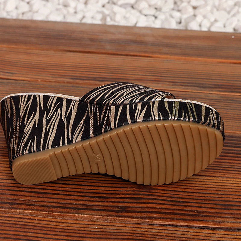 Fashion Stripe Print Thick Bottom Slippers Women New Wedge Chunky Platform Sandals Woman Summer Daily High Heel Slides Female