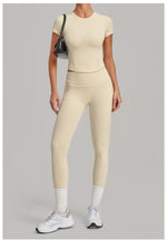Women's Seamless Yoga Sets Sports Fitness Hip-lifting High Waist Pants Slim Fit Short-sleeve Suits Workout Running Training Sets