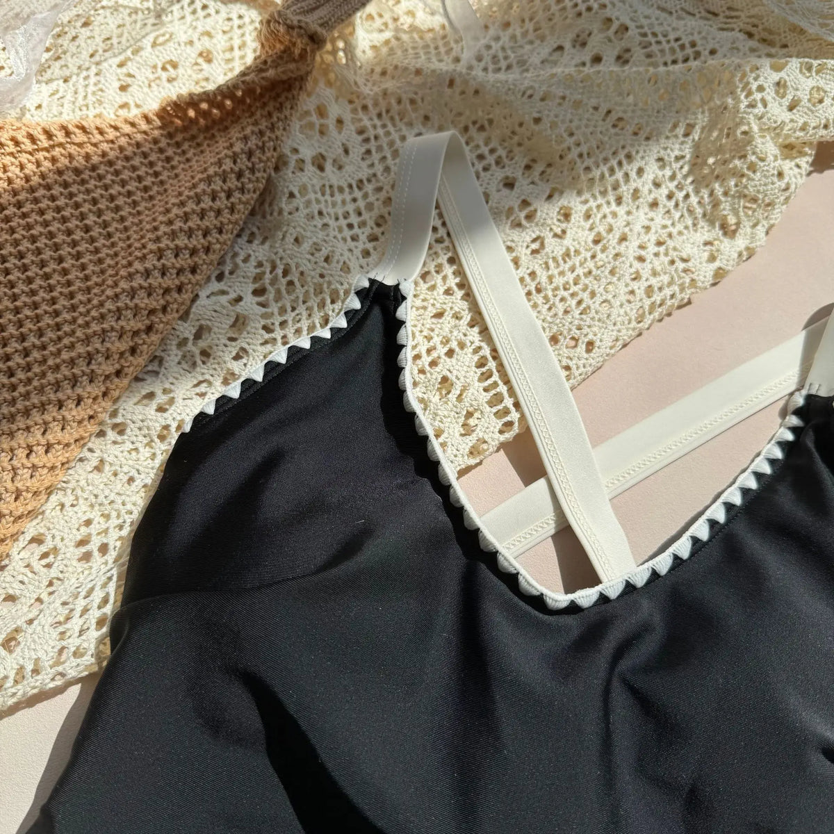 Vintage Black White Patchwork One Piece Swimsuit 2026 Women Hollow Out Back Cross Backless Bathing Suit Holidy Swimwear Monokini
