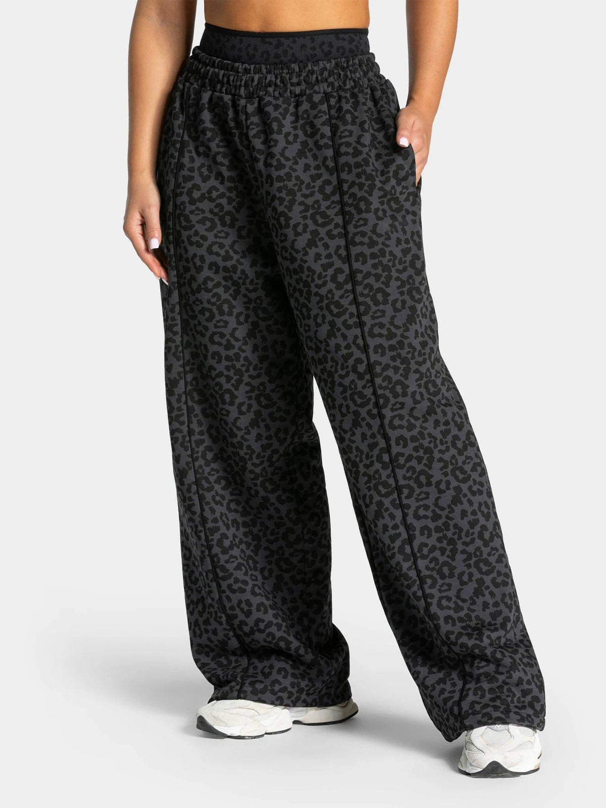Loose Leopard Print Yoga Lounge Pants - Comfortable Sport Leggings for Workout & Casual Wear