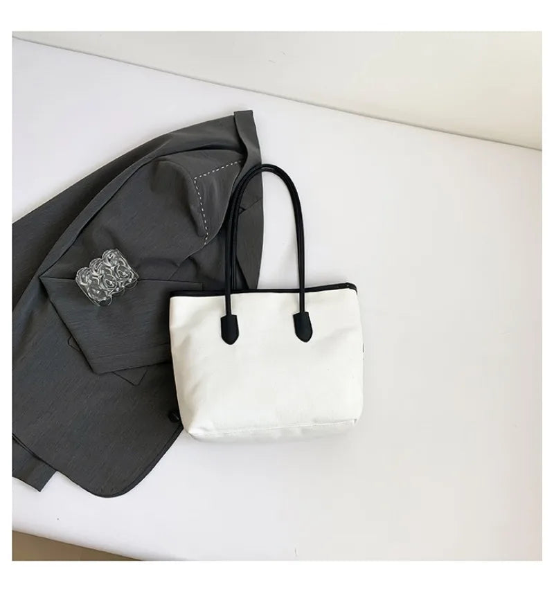Large Capacity Printed Tote Bag, Fashion and Versatile Casual Single Shoulder Handbag with Pendant, College Style Women's Bags