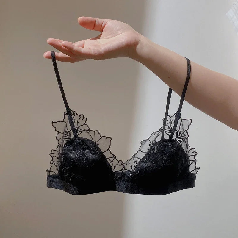 MOYISU Pure Desire Victoria French Lace Embroidered Lingerie Women's Thin Cup Triangle Cup Bra Set Comfortable No Underwire