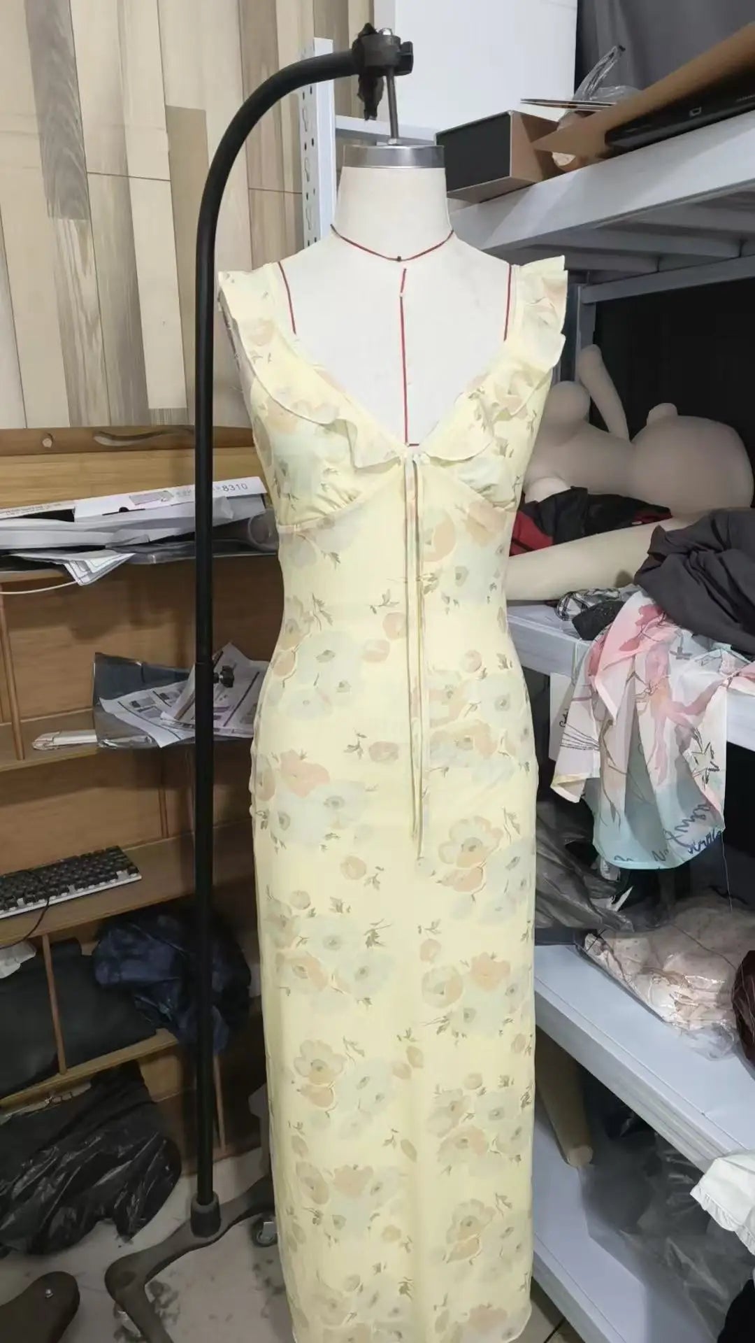 Sexy Elegant Flower Print Slim Long Dresses Women V-neck Low Cut Leace-up Backless Package Hip Bodycon Sleeveless Dress Female