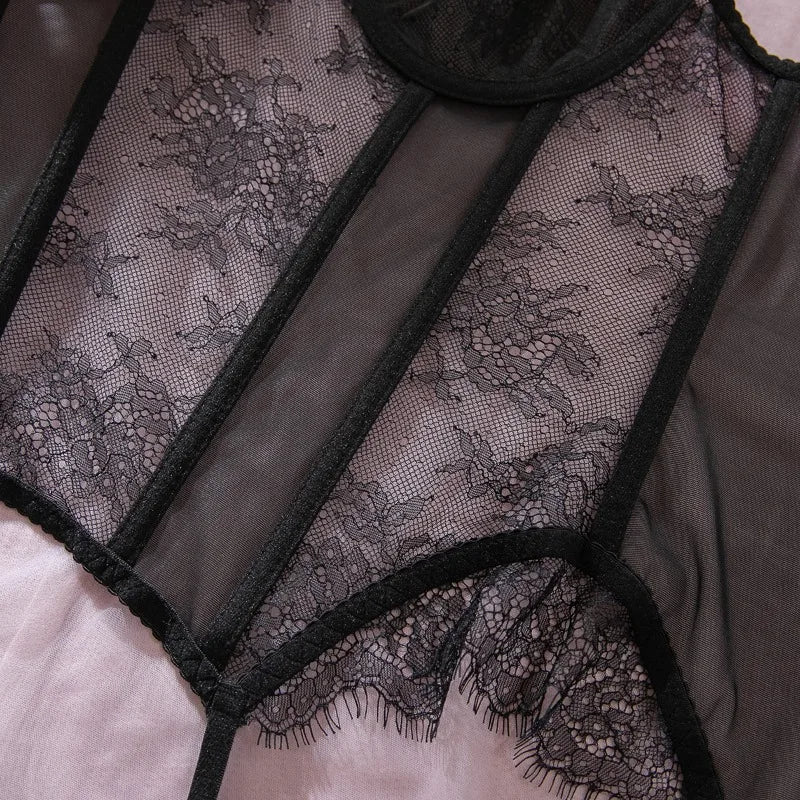 Toucheart Erotic Lingerie Set Women Romantic Tight Fishbone Bra Heavy Industry Lacemesh Hollow Splicing Garter Belt Andstockings