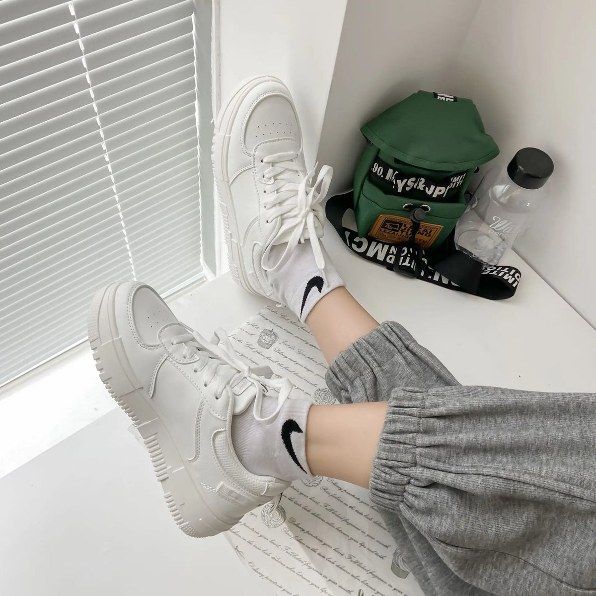 2022 Fashion Spring New Designer Hot Sale White Shoes Female Platform Sneakers Women Tenis Feminino Casual Female Shoes Woman