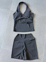 Women's Seamless Yoga Fitness Sets Sports Halter Neck Backless Vest Hip-lifting Slim Fit Shorts Suits Running Workout Gym Sets