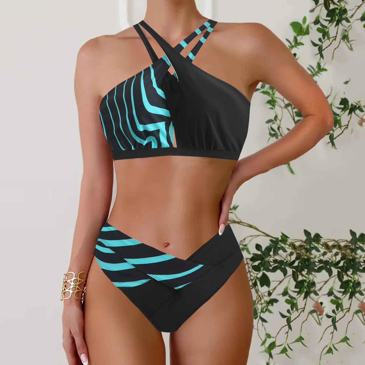 Women's Plus Size Triangle Halter Cross Back Bikini Set - European American Style Separable Swimsuit