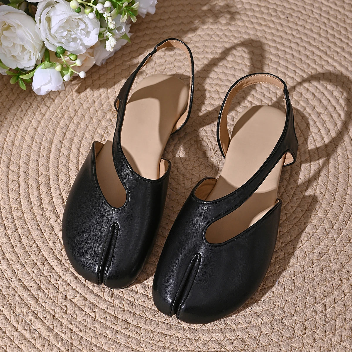 Women Tabi Split Toe Slingback Sandals Soft Leather Closed Toe Back Strap Flat Hollow Casual Summer Beach Shoes